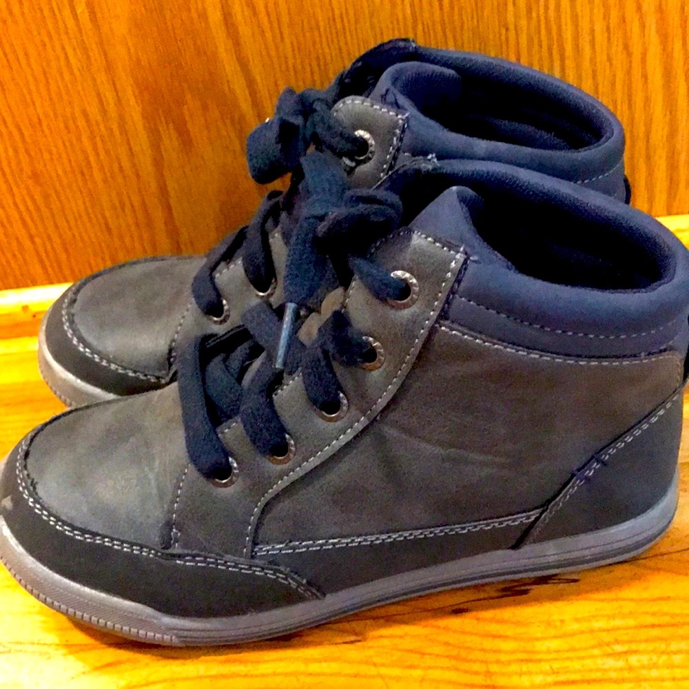 Sonoma LUKAH vegan gray size 2 lace up boy’s mid height ankle hiking boots VGUC